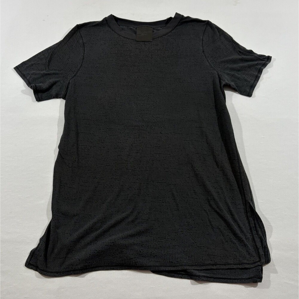 Lululemon Black Semi Sheer Textured Short Sleeve Active Gym Yoga Tee T-shirt S